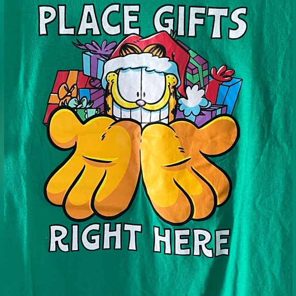 🆕 Garfield size Large T-shirt - Picture 2 of 6